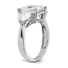 Load image into Gallery viewer, EVETTE - Three Stone Diamond Ring Grand