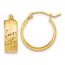 Load image into Gallery viewer, DOMINIQUE - Bold Hoop Earrings Diamond-cut

