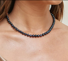 Load image into Gallery viewer, PIERINA - The Freshwater Pearl Necklace
